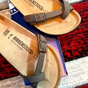 Birkenstock Piazza Sandals in Mocha